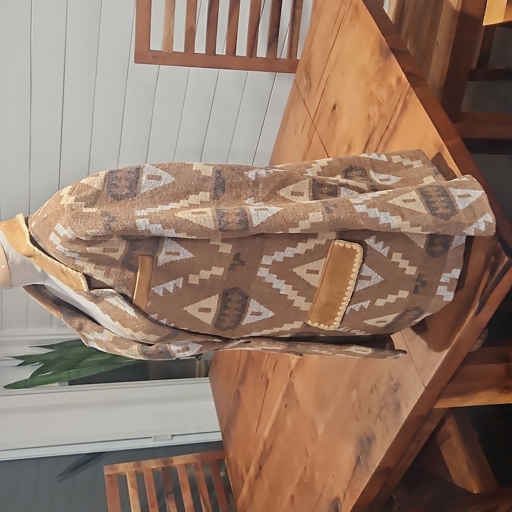 Aztec Patterned Brown and Tan Women's Shacket. "Miss Me" Nwot Sz Xl - Picture 4 of 9
